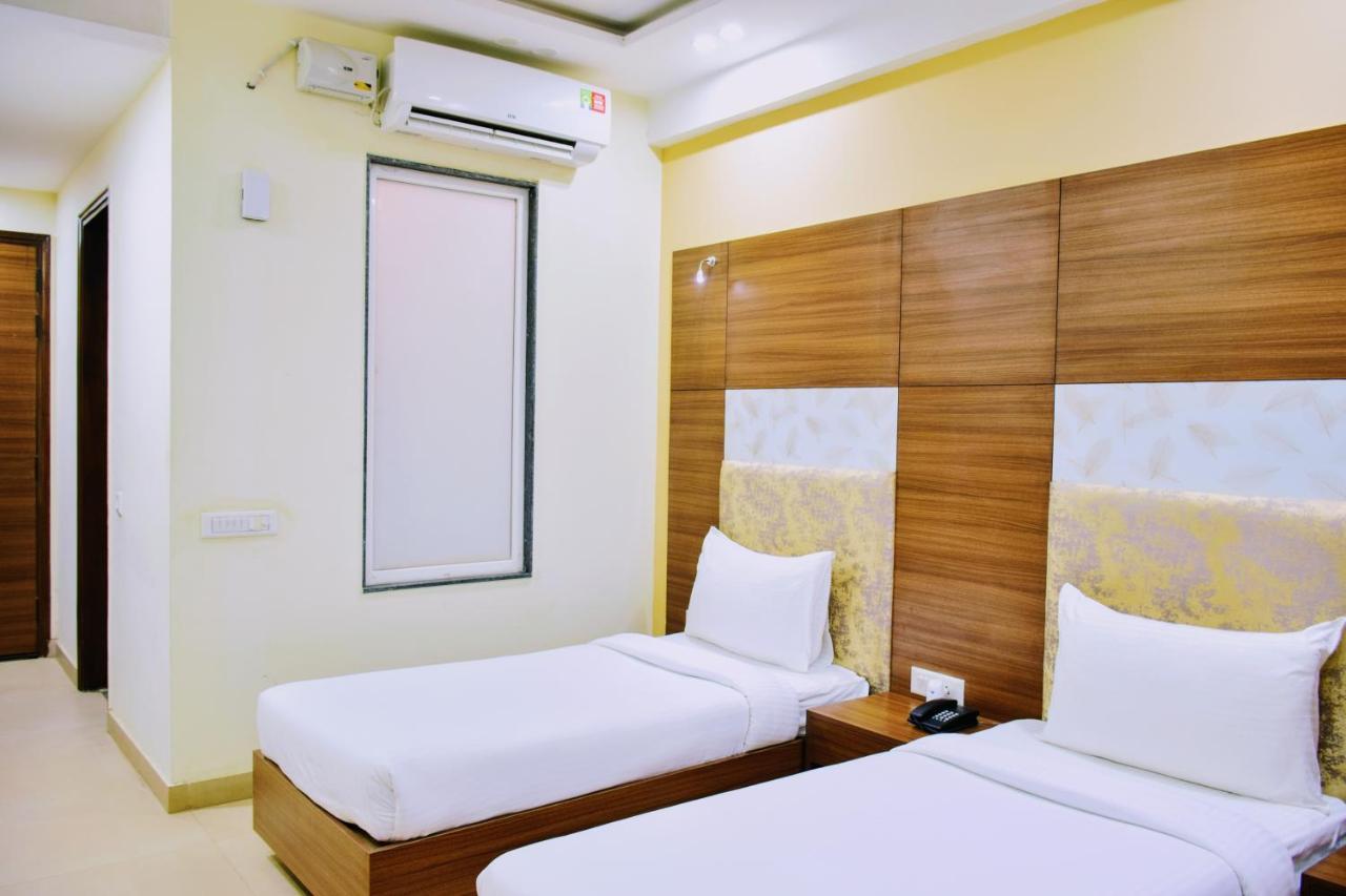 Hotel When In Gurgaon - Opposite To Artemis Hospital Exterior photo
